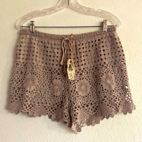 easel Pants - NEW! EASEL ANTHROPOLOGIE Beige Lace Shorts SZ Small
